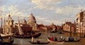 Canal vue du Grand Canal et Santa Maria Della Salut avec des bateaux et figure Canaletto